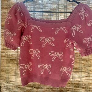 Pink short sleeve sweater with Bows